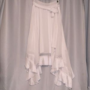 Asymmetrical white New York & co skirt Sz XL